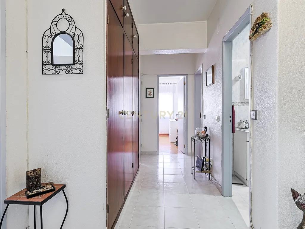 Apartamento T3 em Amora, Seixal - Image 4