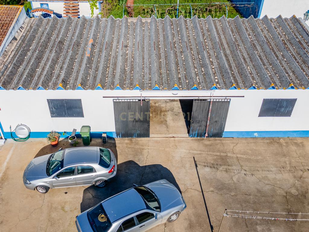 Quinta com 25.800M2 com moradia T6 em Casével, Santarém. - Image 50