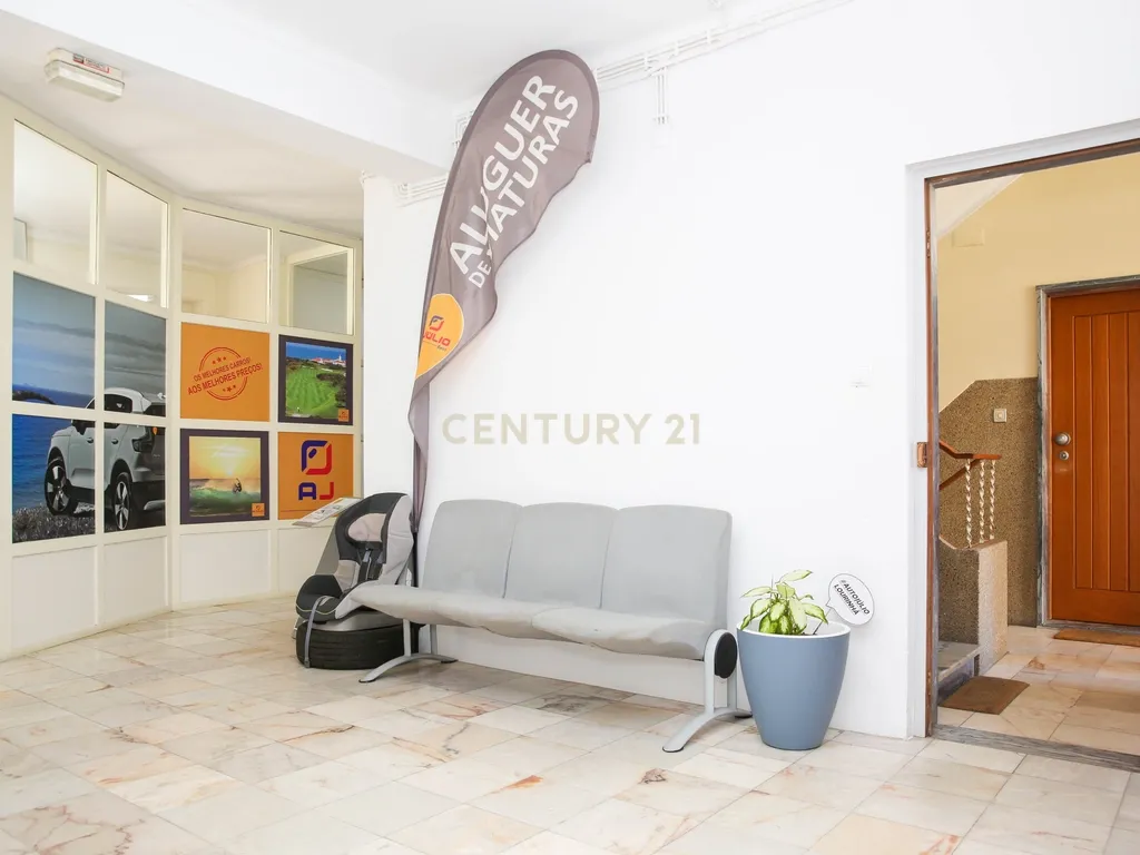 Prédio no Centro da Lourinhã - Image 8