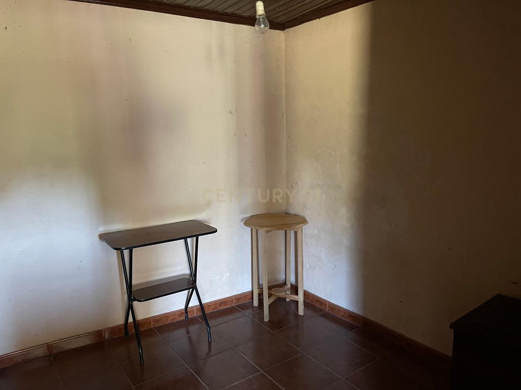 Uma quinta com uma casa que necessita de restauro, situada num terreno de 4000m², cortado por um riacho. - Image 16
