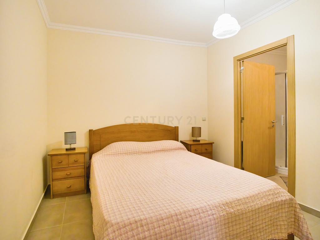 Apartamento T3 Espaçoso e Acolhedor, a Passos do Mar na Nazaré. - Image 18