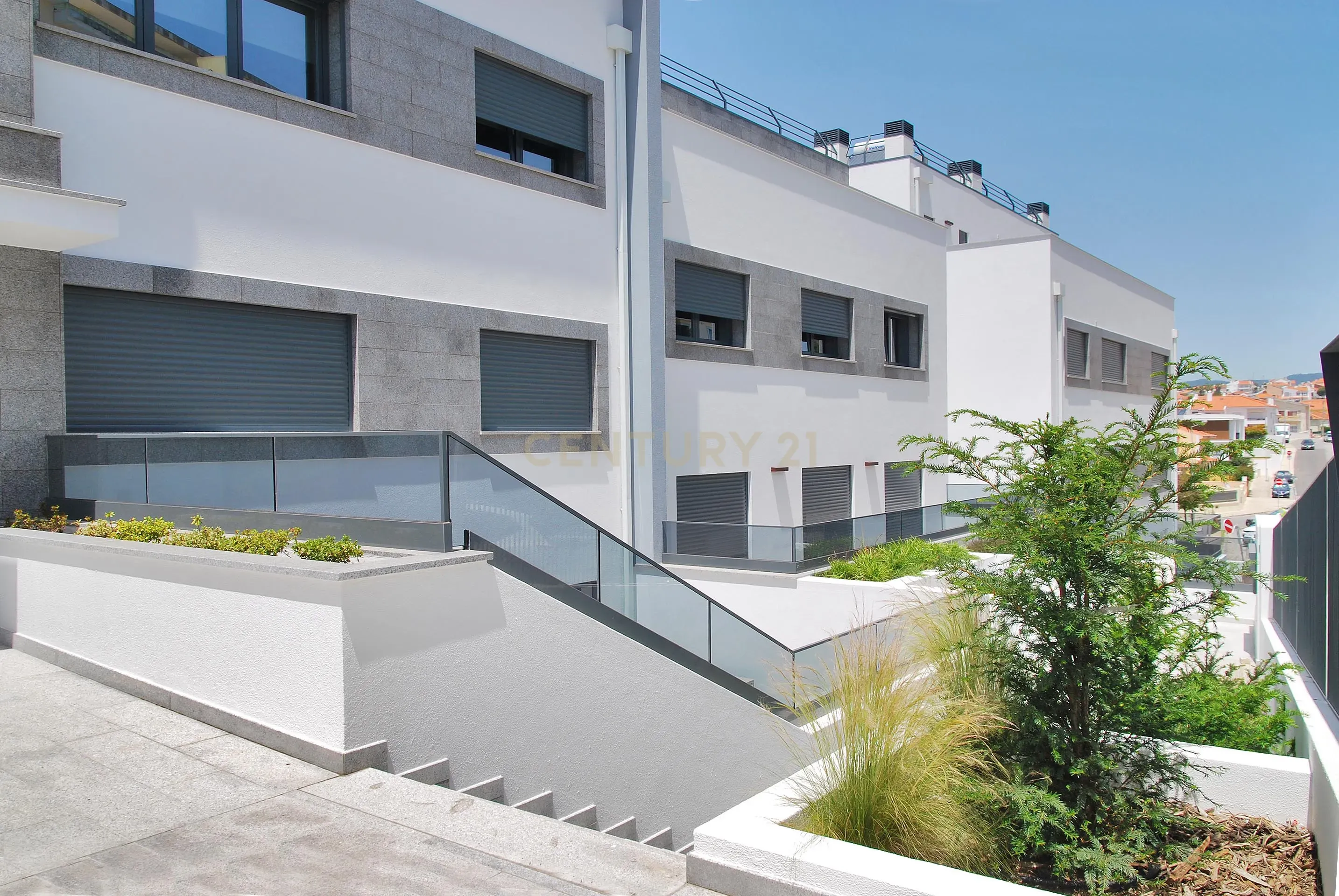 APARTAMENTO T1 | LUGAR ESTACIONAMENTO | TERRAÇO | PENTHOUSE - Image 3