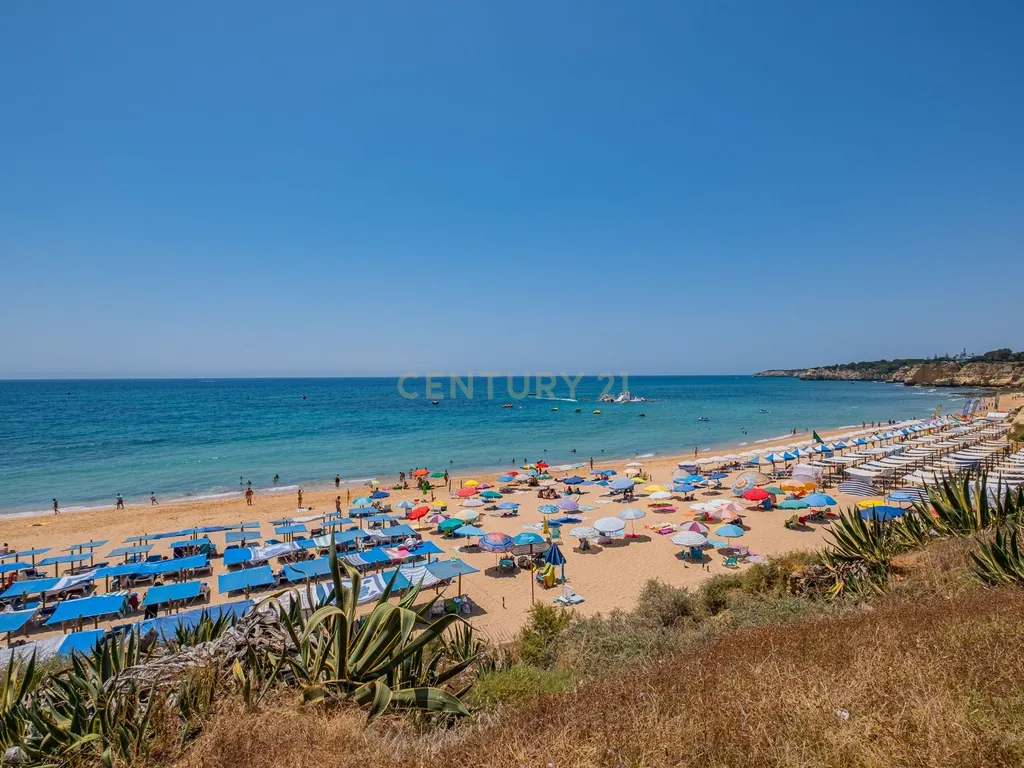 OPORTUNIDADE! - Apartamento T0 Junto à Praia – Ideal para Férias ou Investimento - Image 17