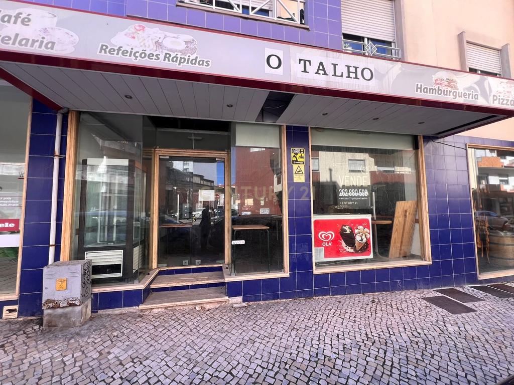 CENTRO DE CALDAS DA RAINHA | LOJA COM ENORME POTENCIAL | NEGÓCIO, SERVIÇOS OU HABITAÇÃO - Image 3
