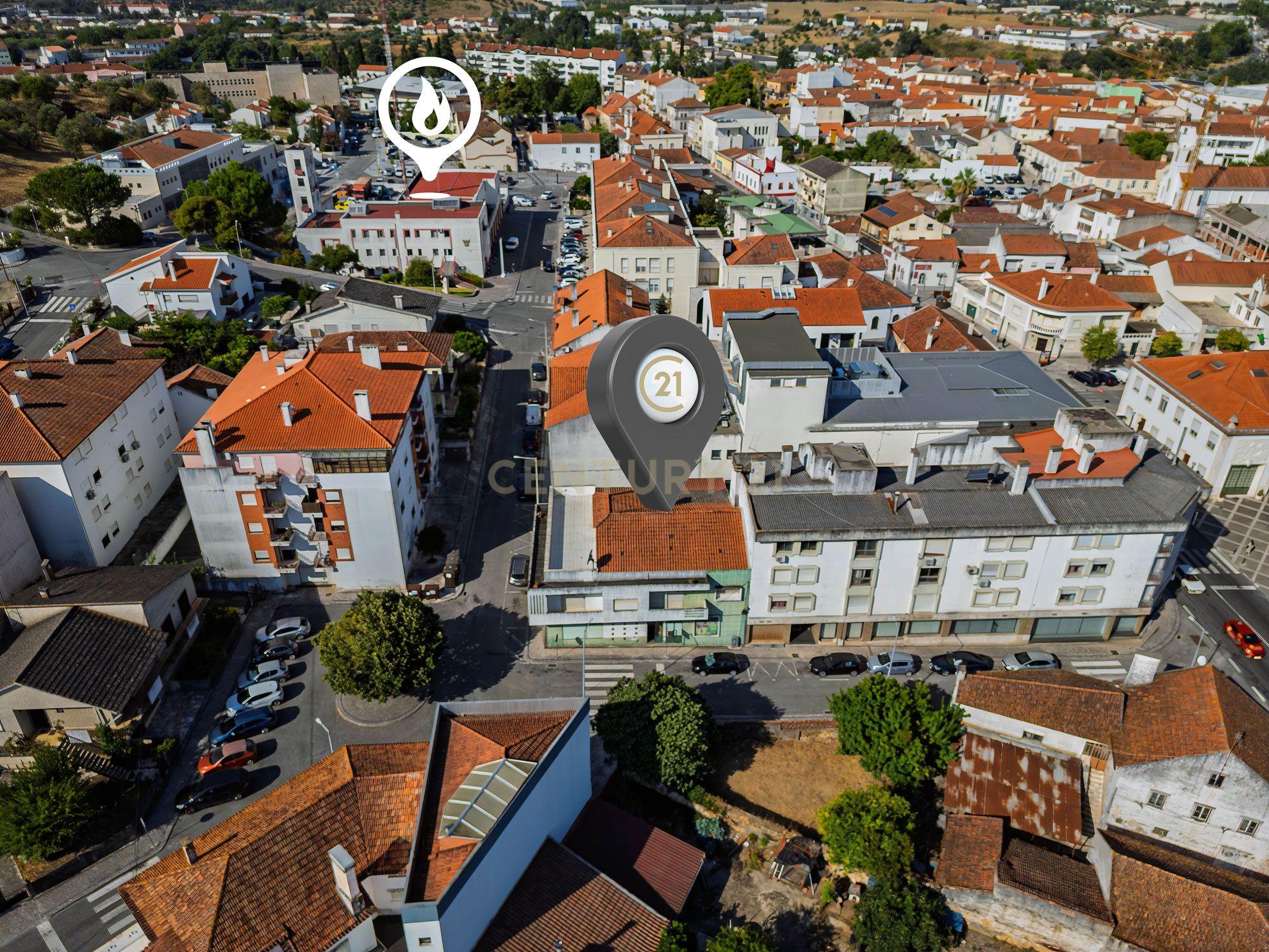 Fotografia 7 de Espaço Comercial 182 m² em Alcanena | Investimento