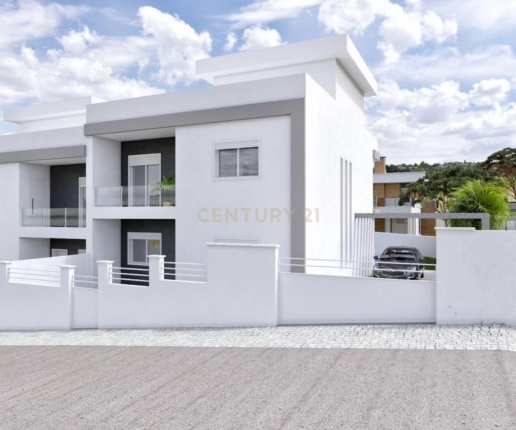 Moradia T4 com piscina - Image 6