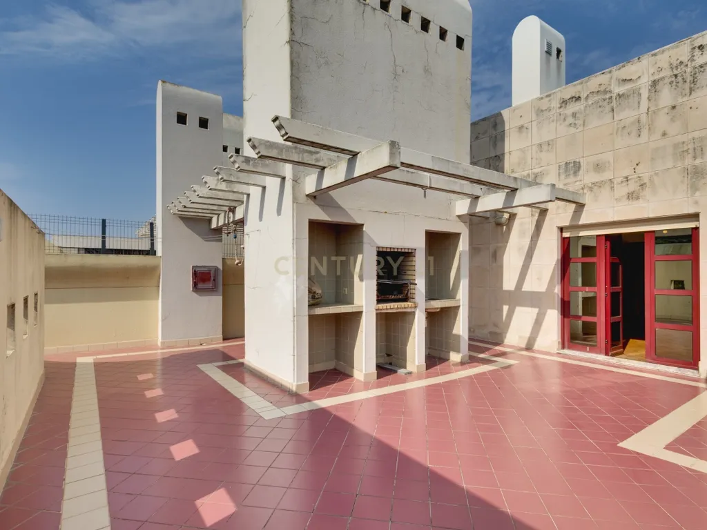 Apartamento T4 com Terraço Privativo e Churrasqueira no Condomínio Lezíria Parque | Vila Franca de Xira - Image 18