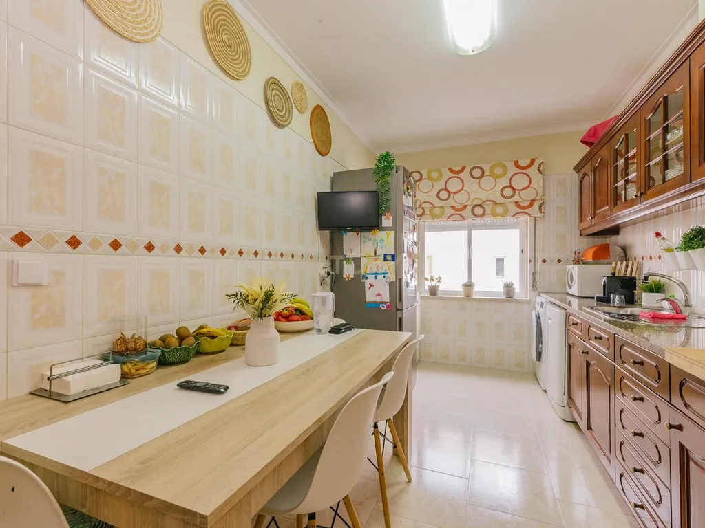 Apartamento T2 em Santa Marta do Pinhal – Corroios - Image 2
