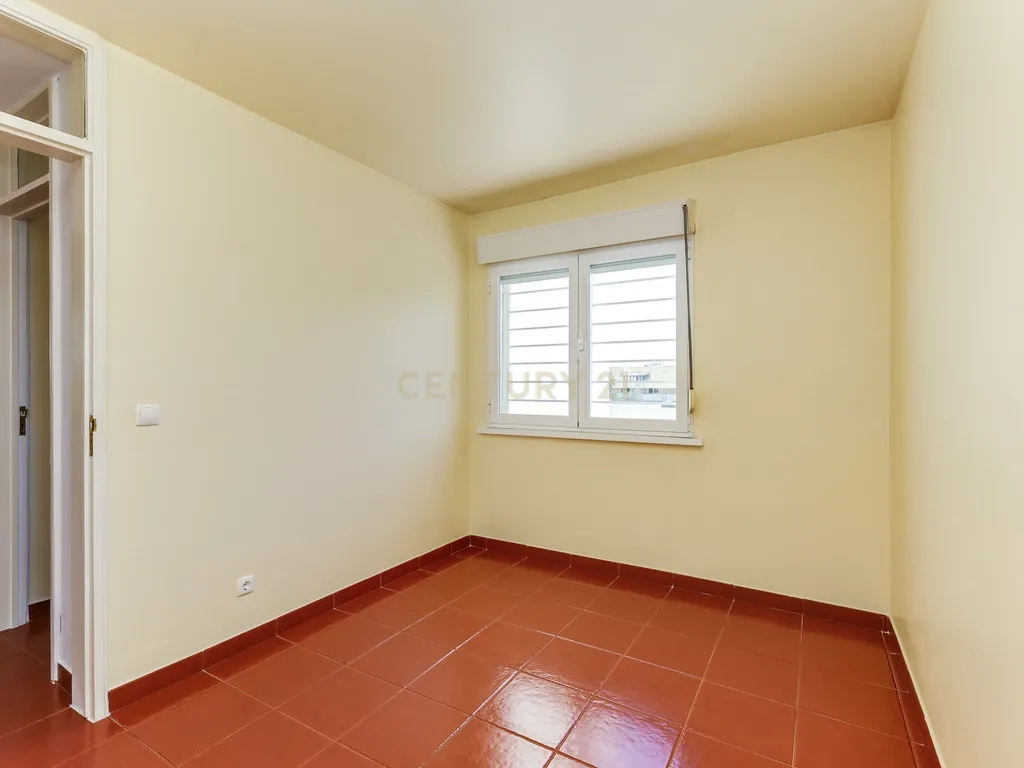 Apartamento T4 Duplex no coração de Telheiras - Image 28