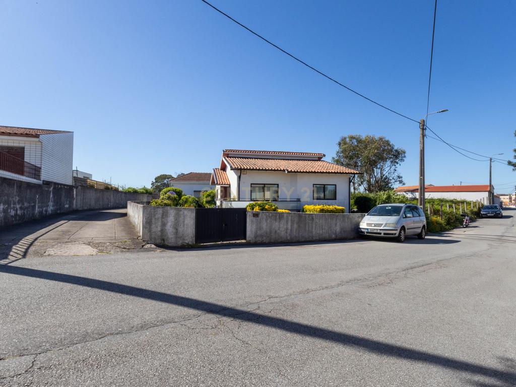 OPORTUNIDADE DE INVESTIMENTO EM CANIDELO V.NOVA DE GAIA 4ARTIGOS – A 300 METROS DA PRAIA DE SALGUEIROS - Image 6