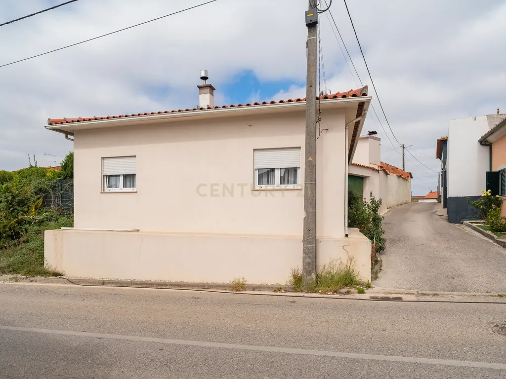 Moradia T2+2 - Image 1