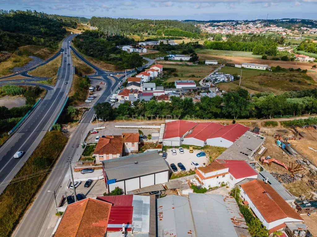 Armazém composto por 3 Edifícios e Amplo Logradouro – Ponte das Mestras, Leiria - Image 14