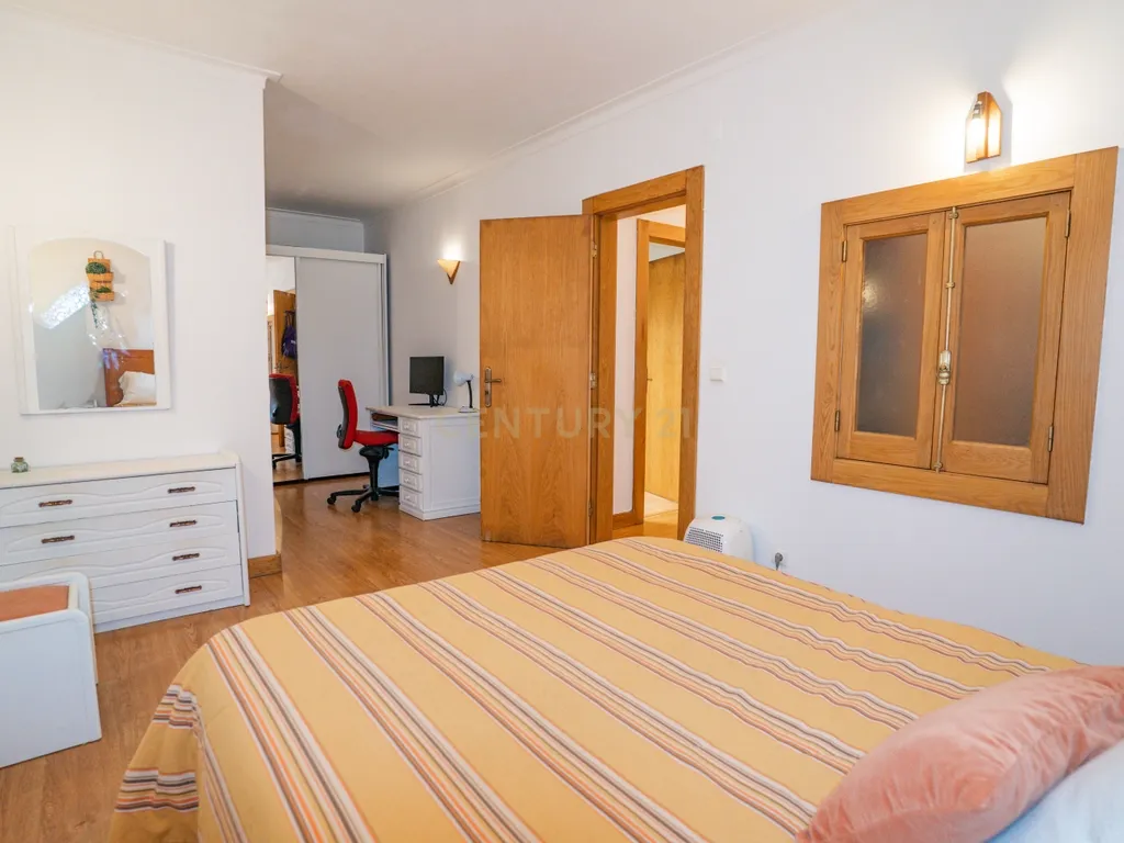 Apartamento T3+1 Duplex| 2 minutos do Centro de Caldas da Rainha - Image 21
