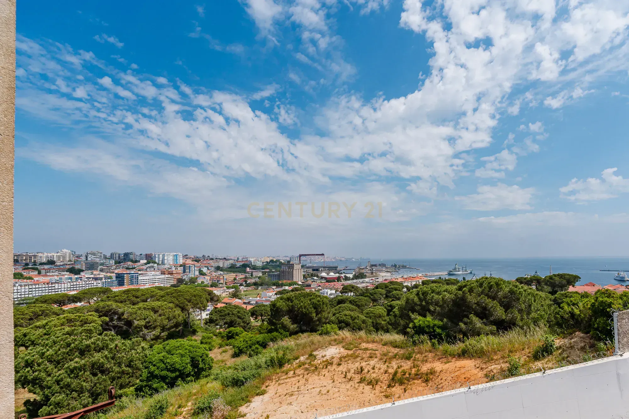 Fotografia 6 de T3 Luminoso com Vista para o Tejo | Cova da Piedade