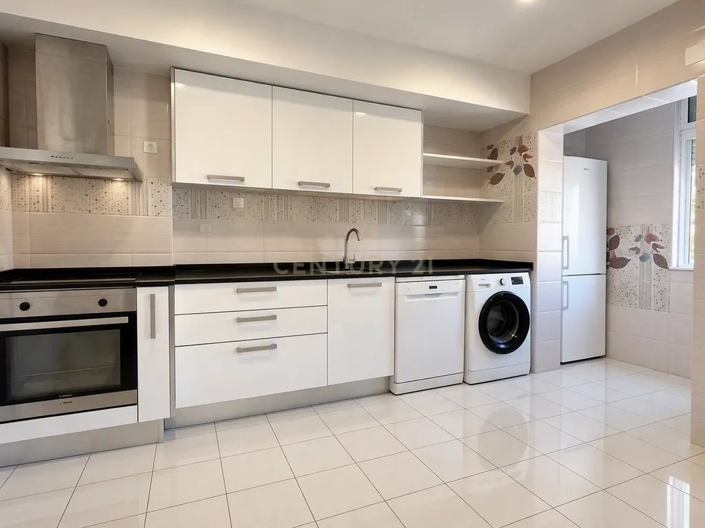 Acolhedor apartamento T3 em Setúbal, zona ideal para viver - Image 4