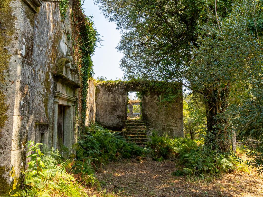  Quinta  para reconstrução , em  Anais, em Ponte de Lima – a vila mais antiga de Portugal. - Image 8
