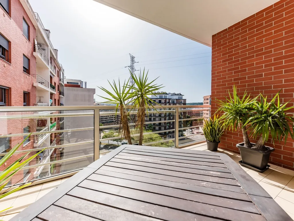 T3 nas Colinas do Cruzeiro | Conforto, Varandas e 2 Lugares de Garagem - Image 34