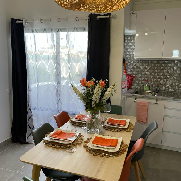 Apartamento T2 Mobilado Condomínio Fechado - Sagres. - Image 9