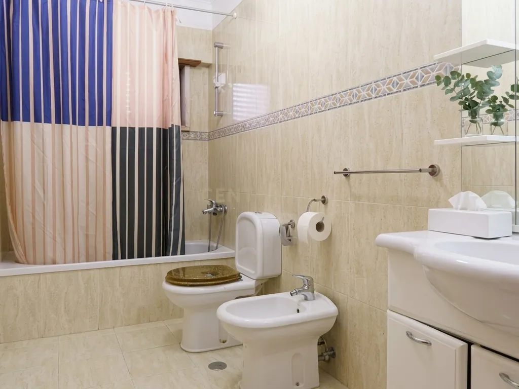 Apartamento T3 com Suíte, 3 Varandas e Arrecadação de 14 m² | Avenida 25 de Abril, Ramada - Image 15