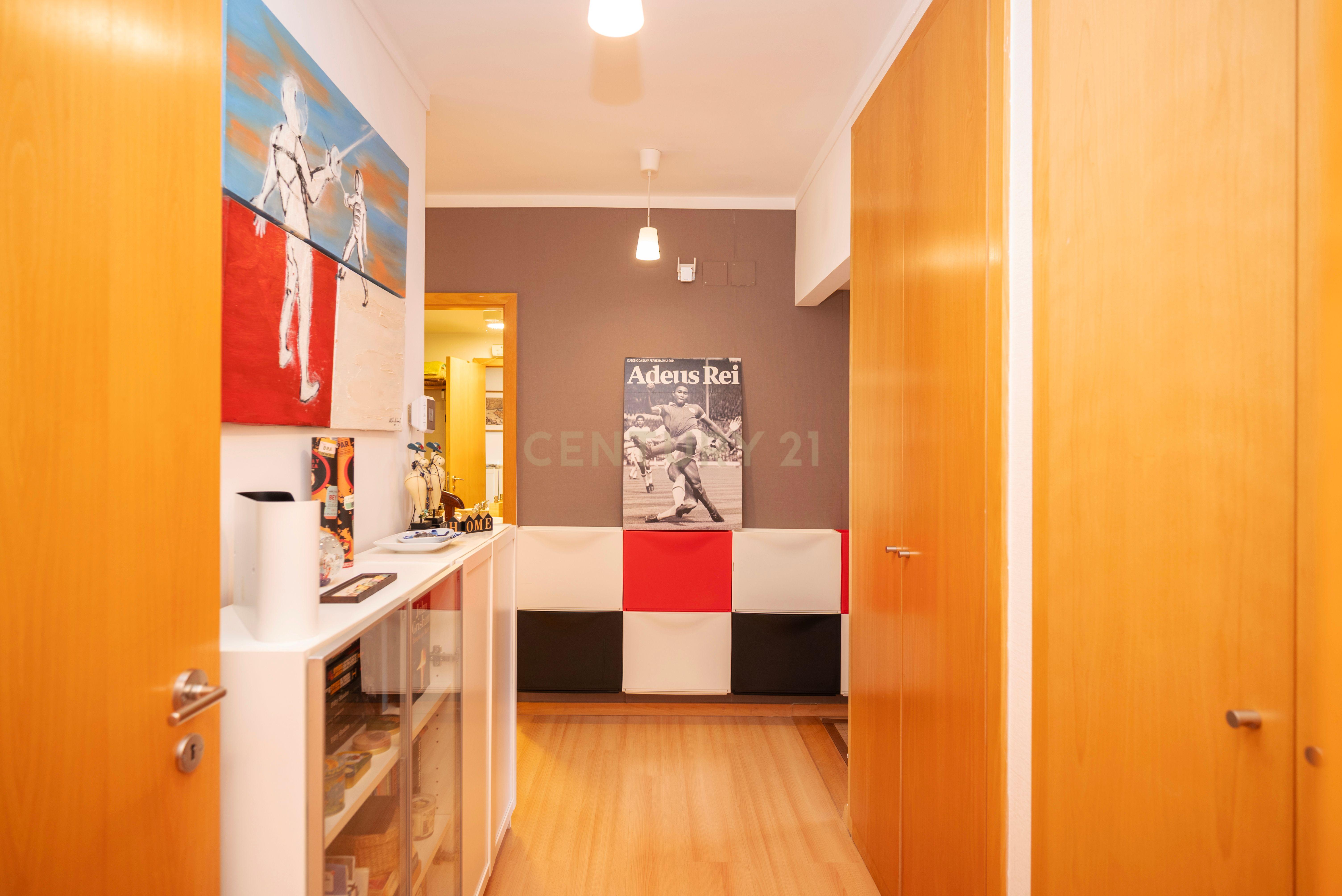 Apartamento T3 Luminoso com Vista Deslumbrante e Localização de Excelência – Parque Oeste / Quinta das Conchas - Image 9