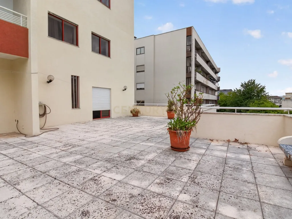 Apartamentos arrendados com 7,5% rentabilidade - Image 5