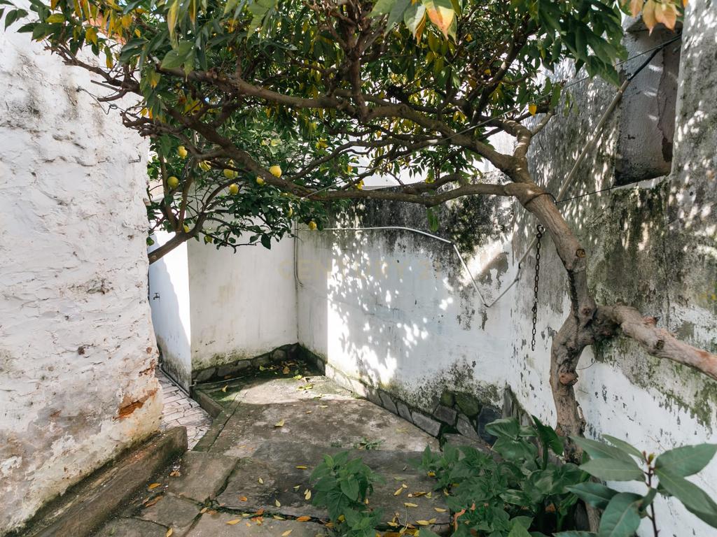 Moradia T2 com Espaço Exterior na Zona Histórica de Mourão - Alentejo - Image 19