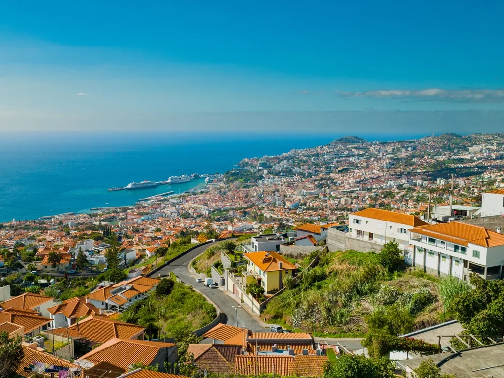 Terreno Urbano com Ruína e Vista Mar na Boa Nova - Image 4