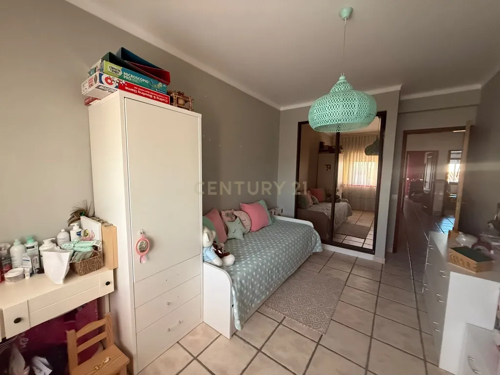Apartamento T2 com possiblidade de T4, Entroncamento - Image 17