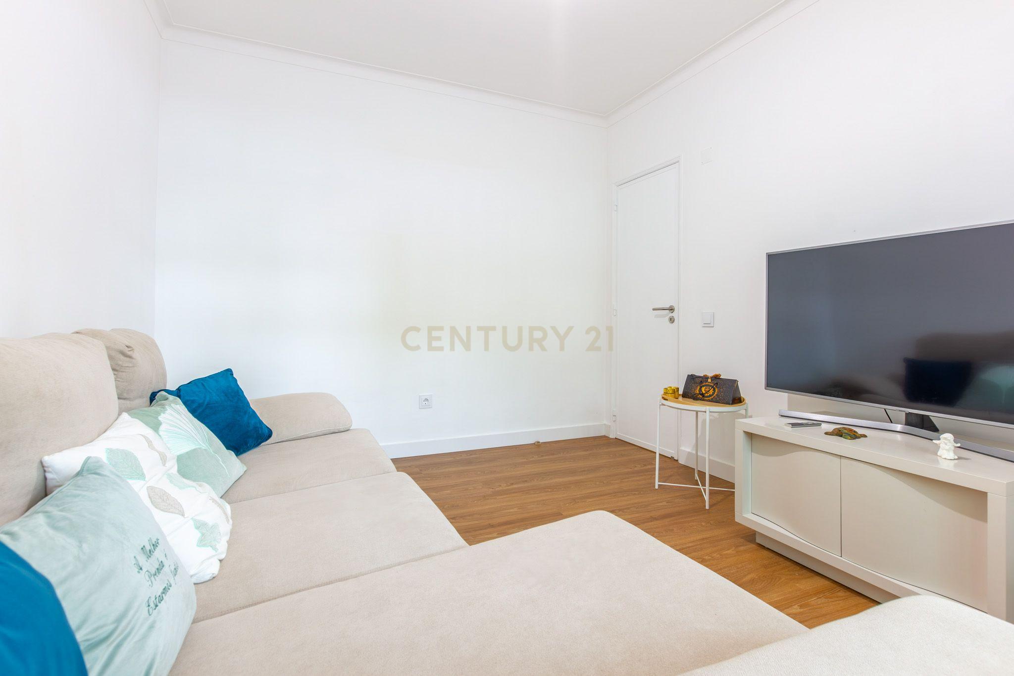 Fotografia 12 de Apartamento originalmente T3, convertido em T2 (mas facilmente reversível em T3), localizado em Corroios, próximo de transportes, escolas e todo o tipo de serviços.