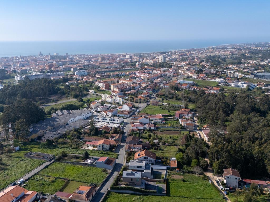 Moradia T4 com 392 m² e terreno de 1.070 m² | Anta - Image 15