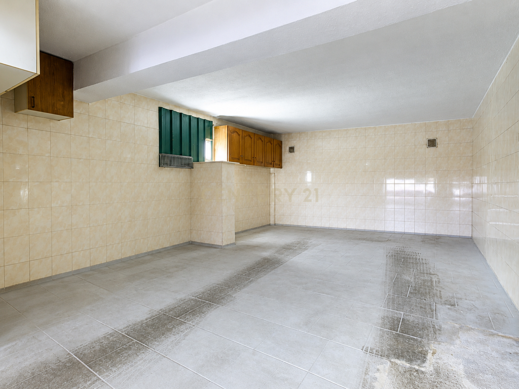 Moradia em Banda T3+1 com quintal e garagem em Zona Tranquila – Bacelos de Gaio, Seixal - Image 27
