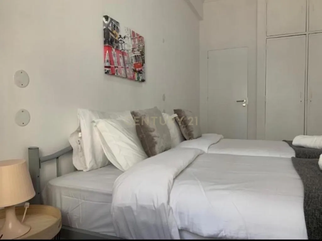Apartamento T3 + 1 com Licença de Alojamento Local – Estrela / Campo de Ourique, Lisboa - Image 5