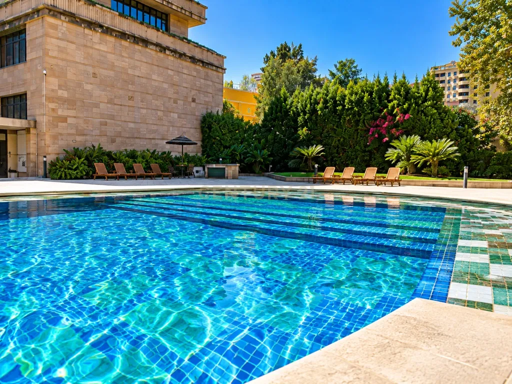T4 com Piscina | Condomínio Privado PRATAGI | Segurança 24H | Alverca - Image 44