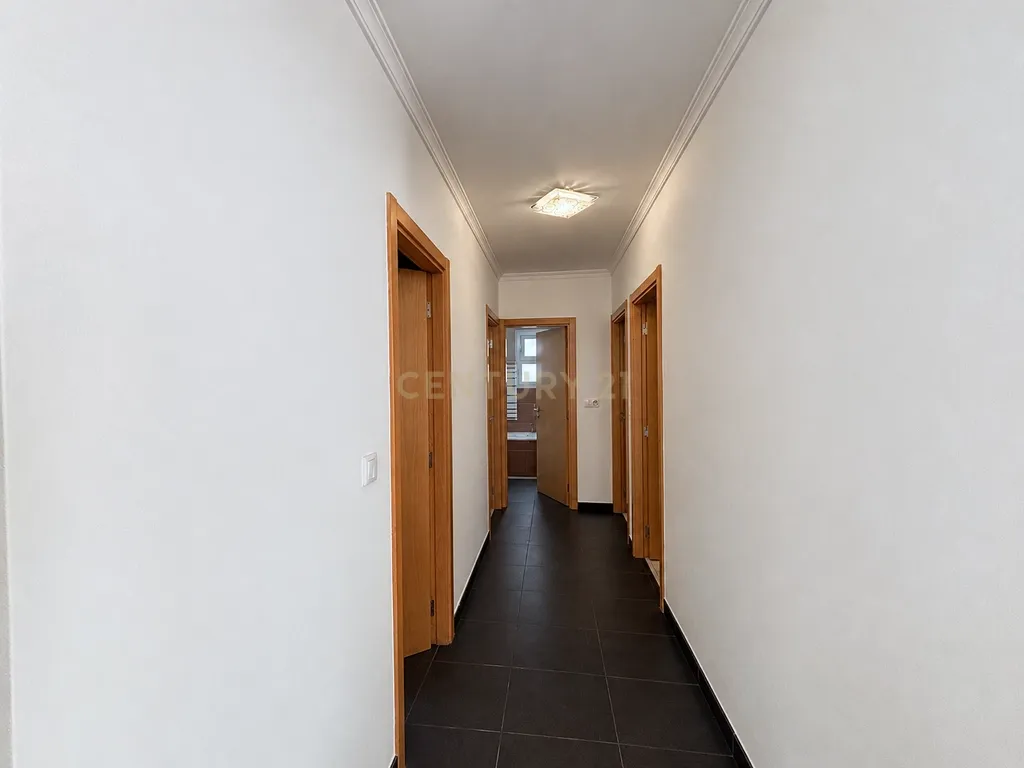 🏡 Apartamento T3 com generosa área exterior – Rabo de Peixe - Image 6
