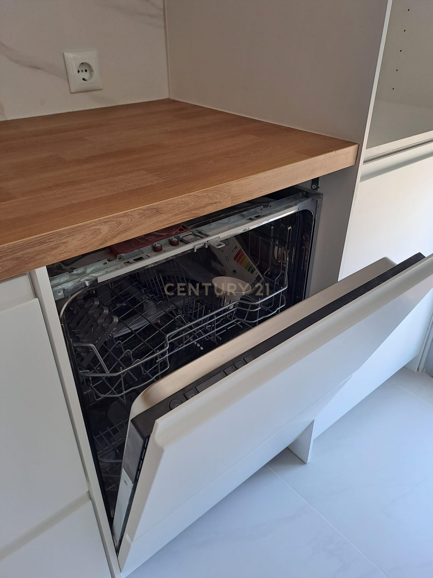 Fotografia 8 de T2 Totalmente Remodelado em Almada | Luminosidade, Conforto e Localização Privilegiada