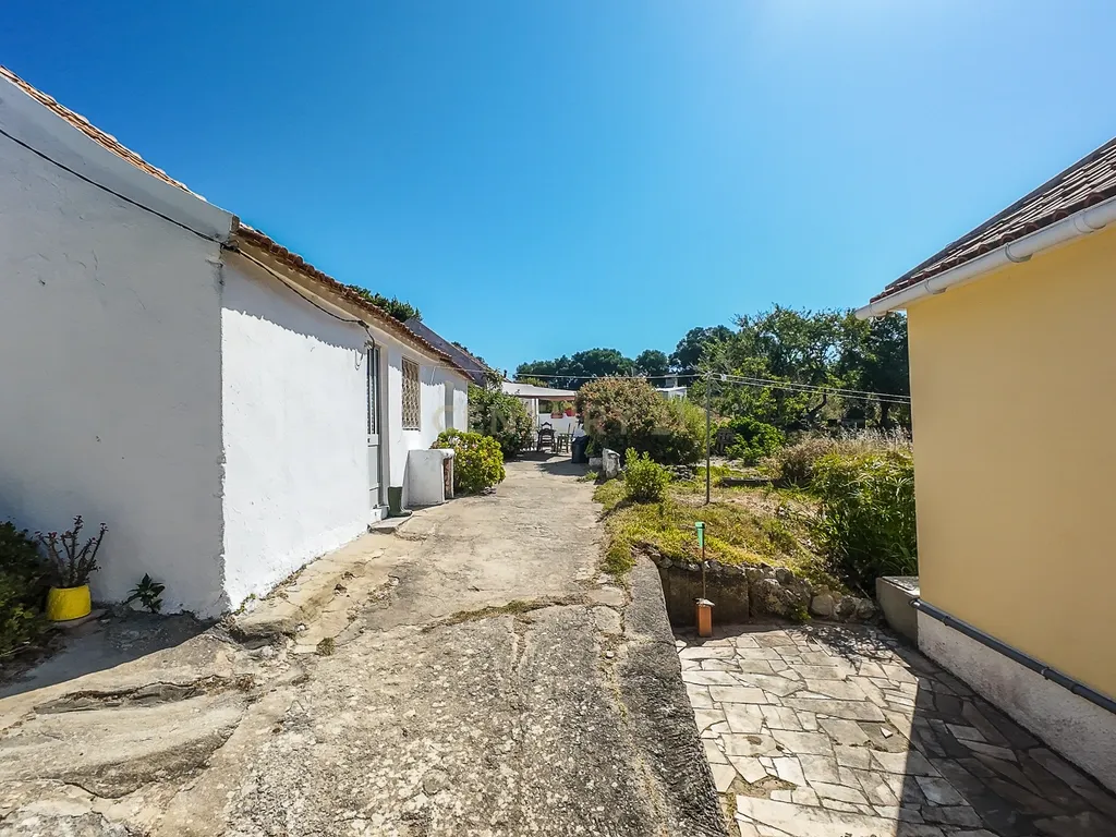 Moradia T2+3 com projecto de renovação aprovado | Terreno 12.000m2 | Vista Mar | Anexos - Image 27