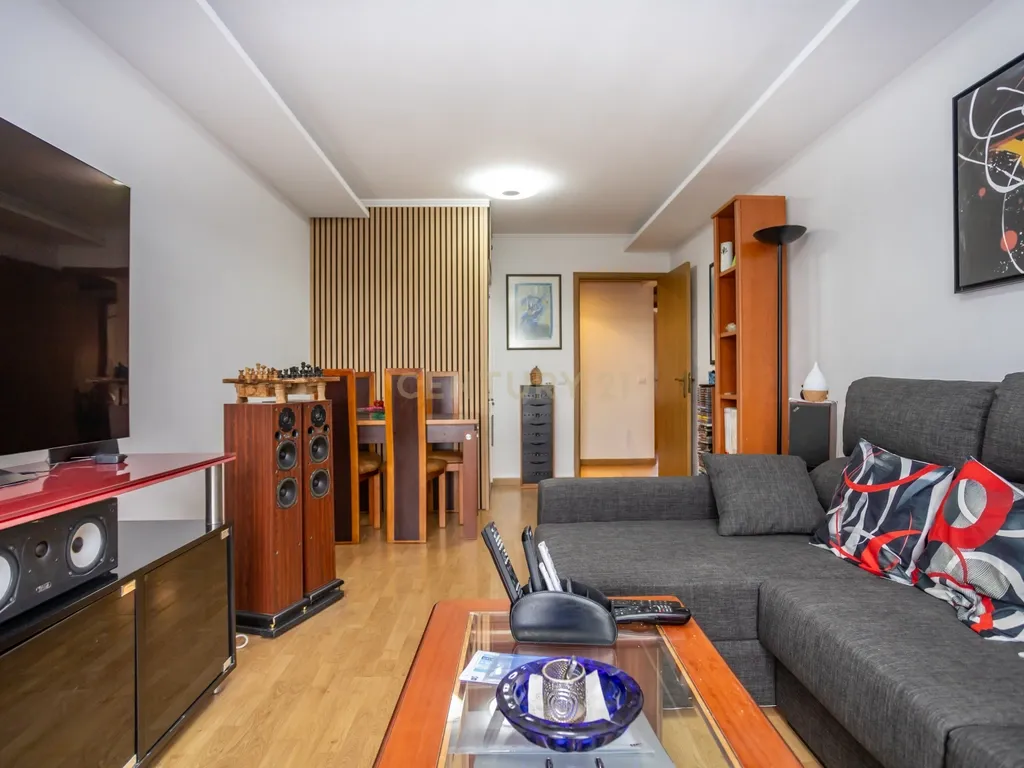 Apartamento T3 com Vista Panorâmica, no Monte da Caparica - Image 4