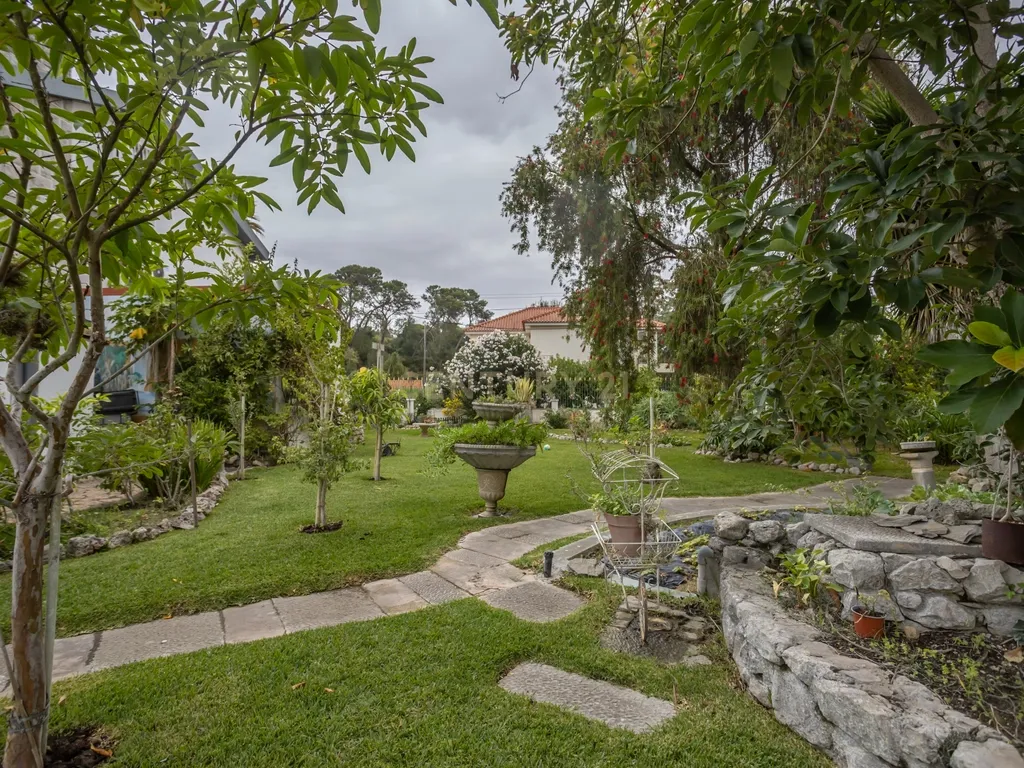 Fantástica Moradia Versátil com Piscina e Jardim, junto a serra da Arrábida – Setúbal - Image 79