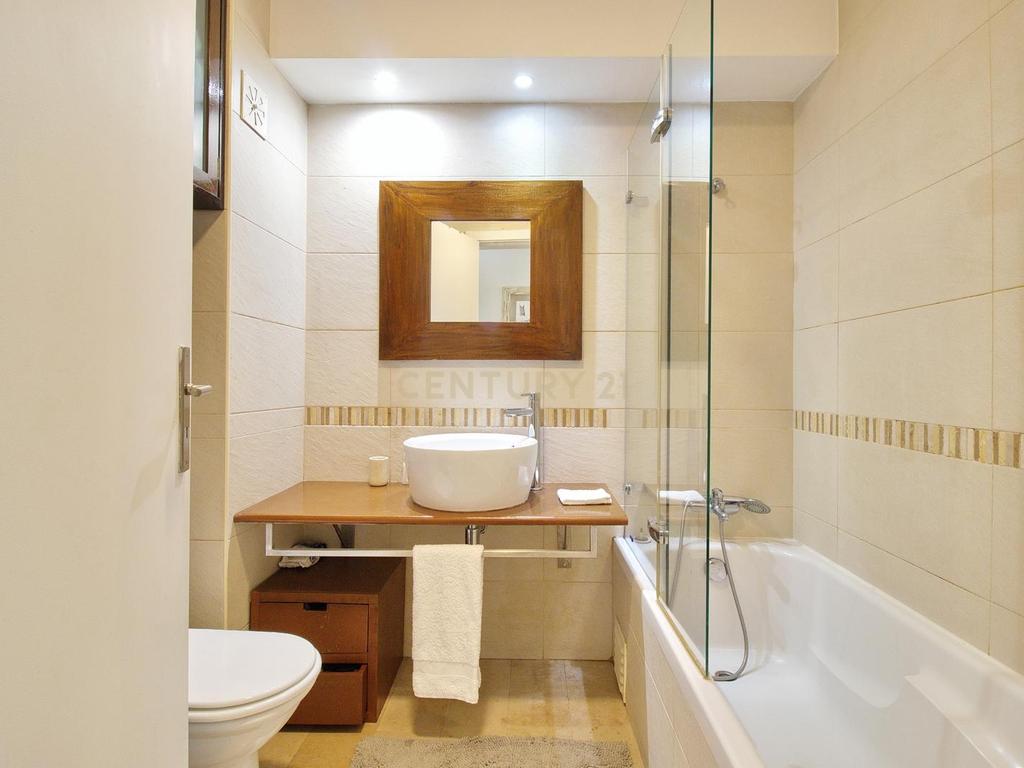 Apartamento T2 com Jardim e Piscina - Image 11