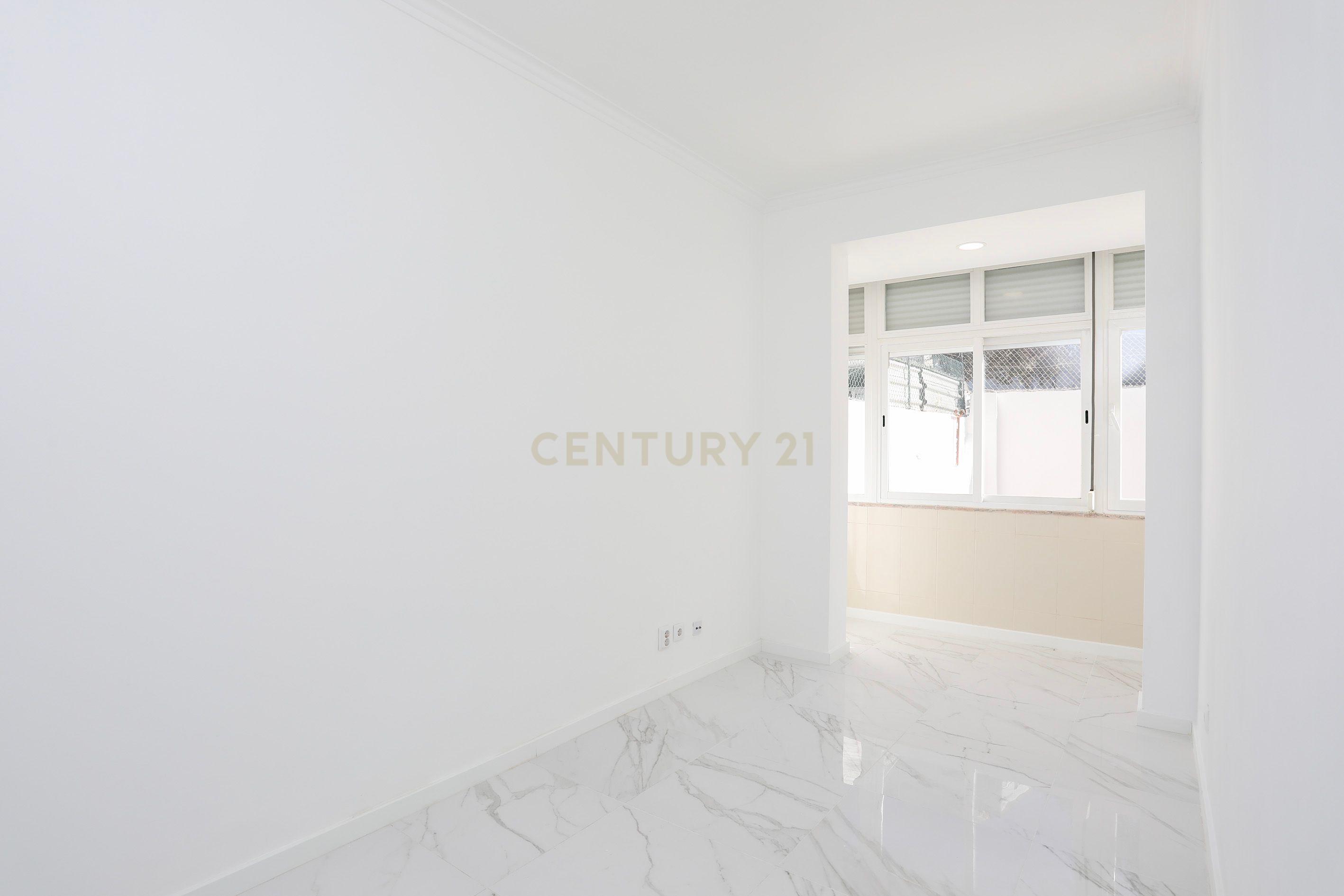 T1 com Logradouro para Arrendamento – Totalmente Remodelado - Image 5