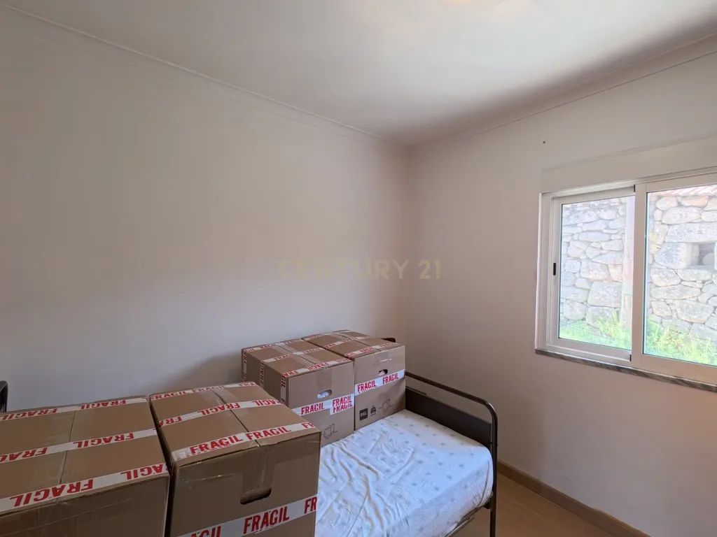 Moradia térrea com espaço exterior + 3 Terrenos Rústicos em Queirã - Vouzela - Image 10