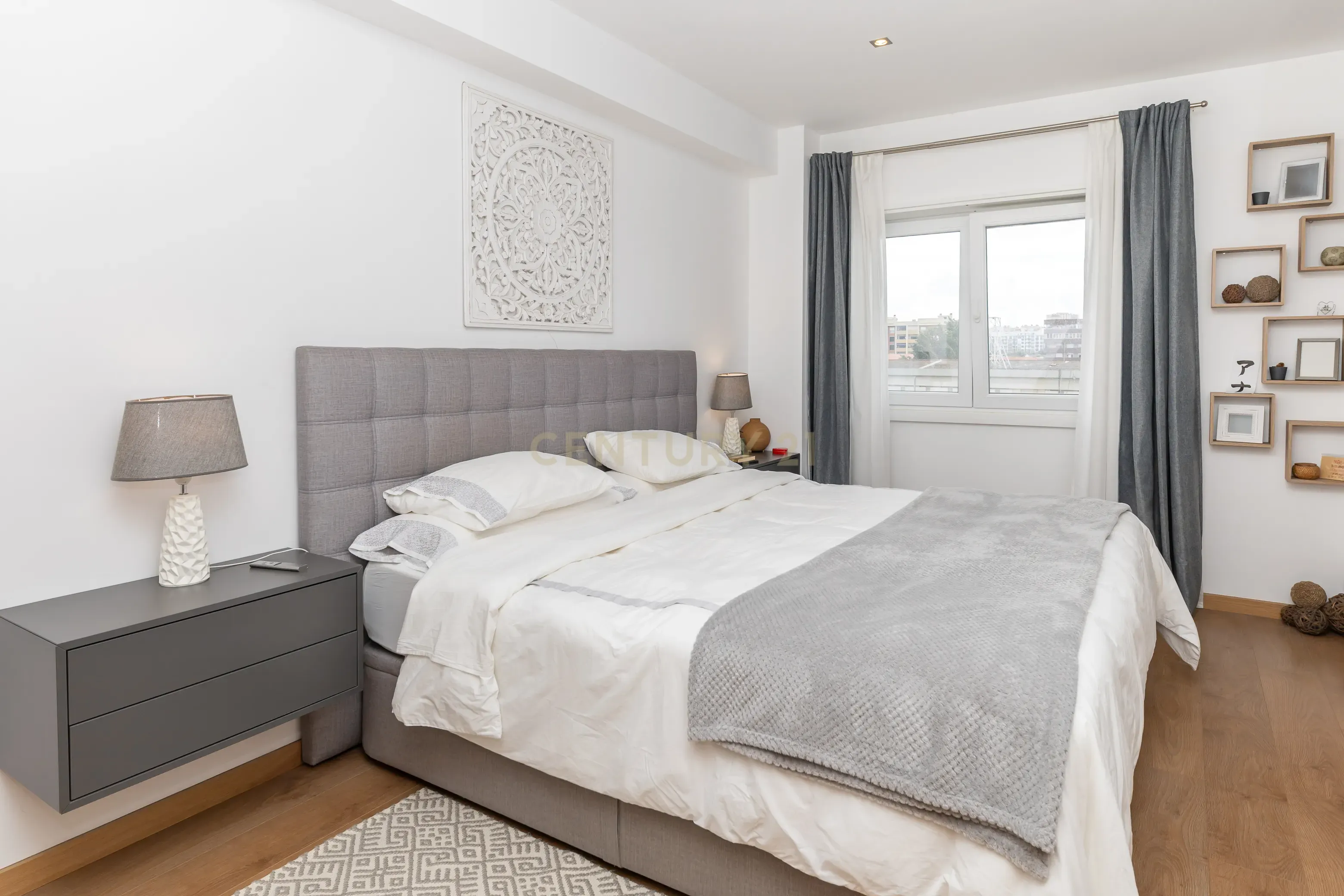 Apartamento T4 convertido em T3 - Totalmente Renovado com Materiais Premium no Centro de Setúbal - Image 14