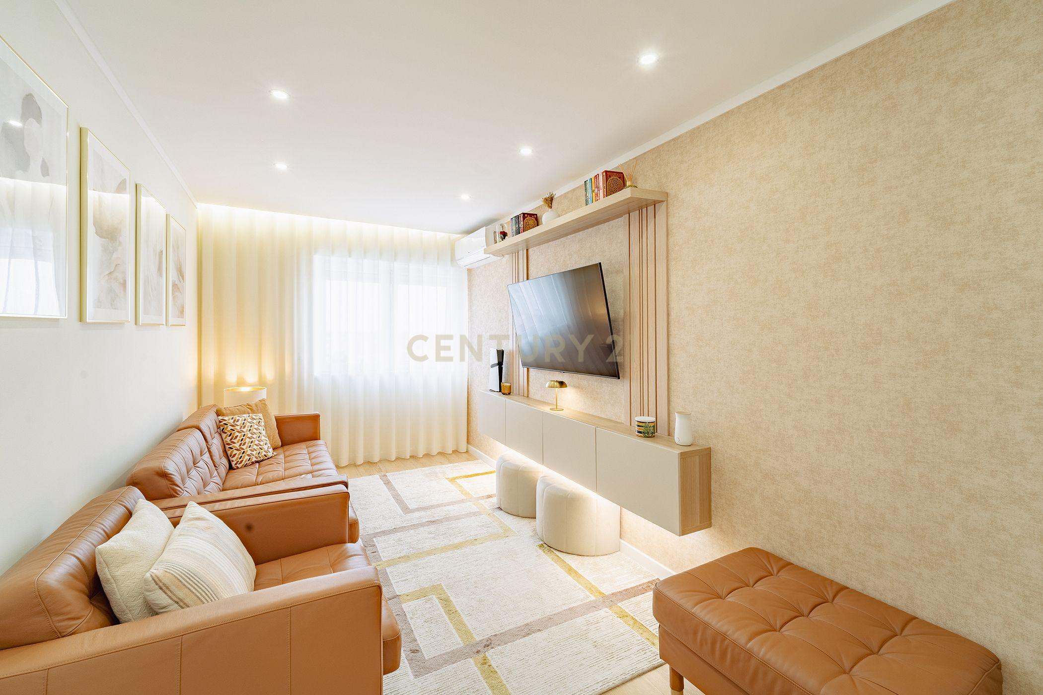 Fotografia 11 de Apartamento T2 Remodelado na Torre da Marinha