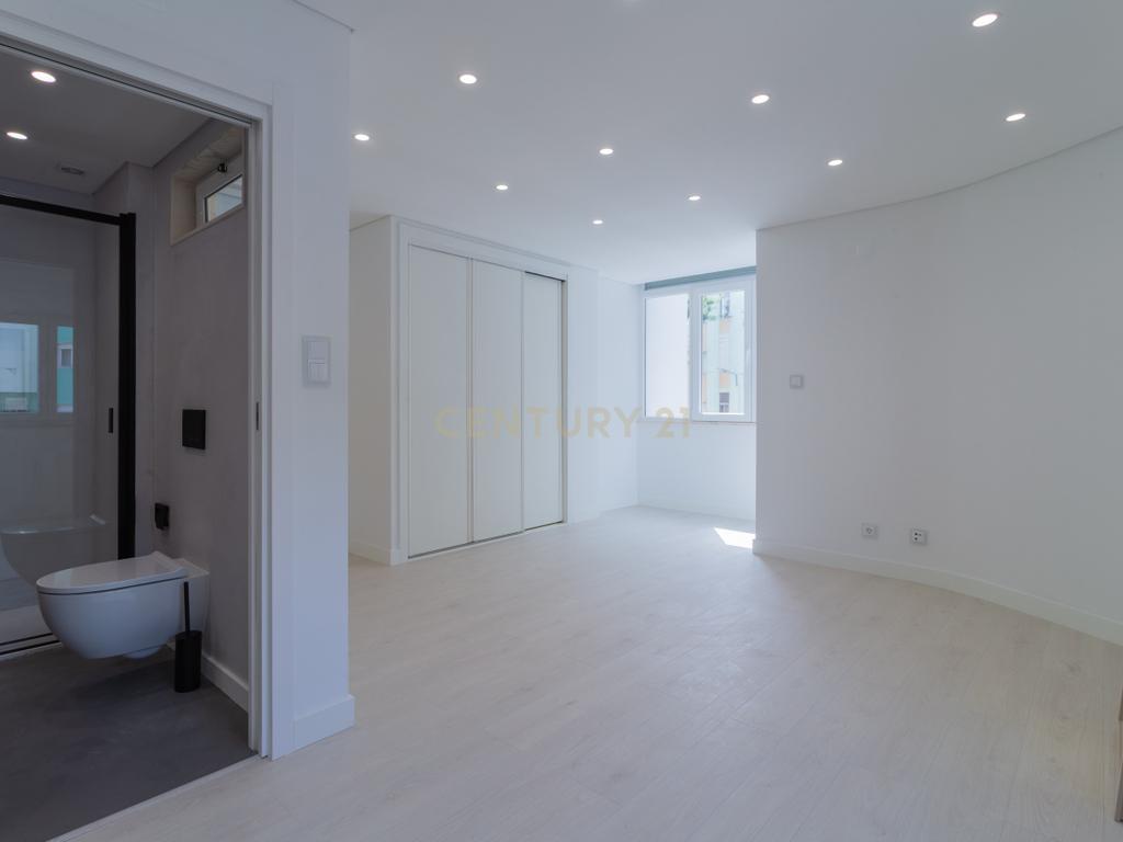 T2 Renovado na Buraca | Modernidade, Conforto e Excelente Localização - Image 14