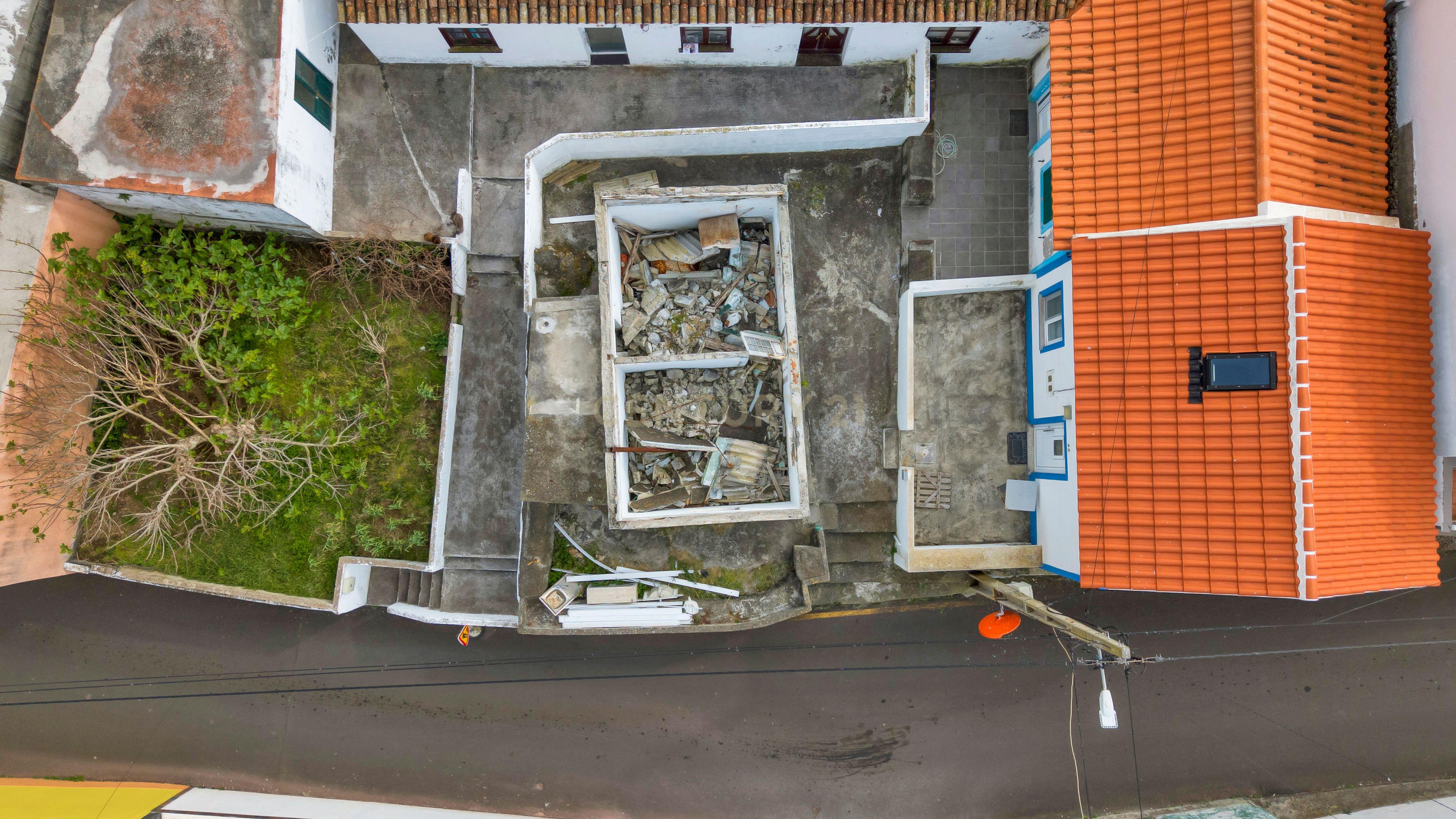 Fotografia 4 de Ruina para recuperação na Vila de Porto Judeu