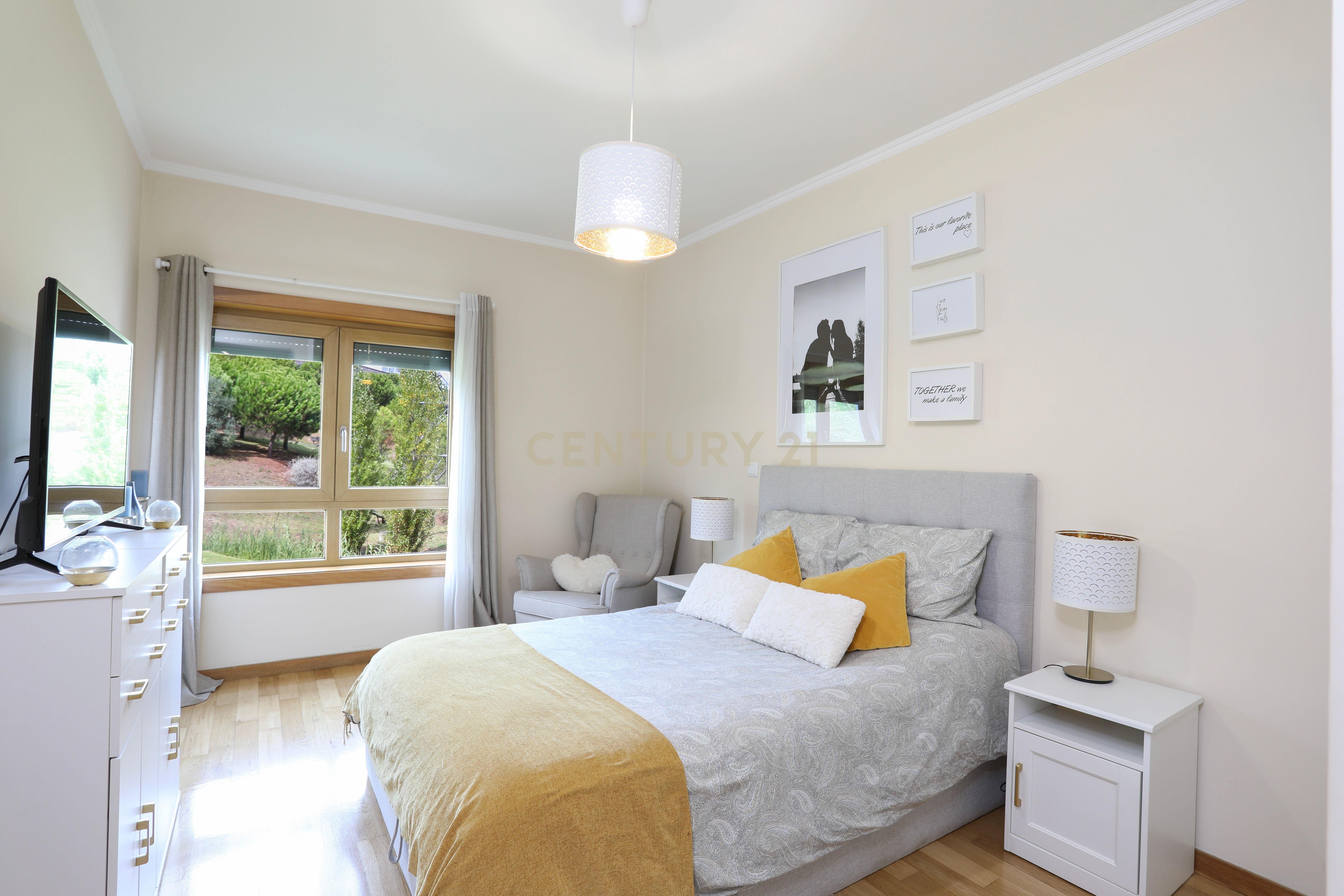 Fotografia 12 de Apartamento T2 Moderno nas Colinas do Cruzeiro | 2 Lugares de Garagem e Varanda
