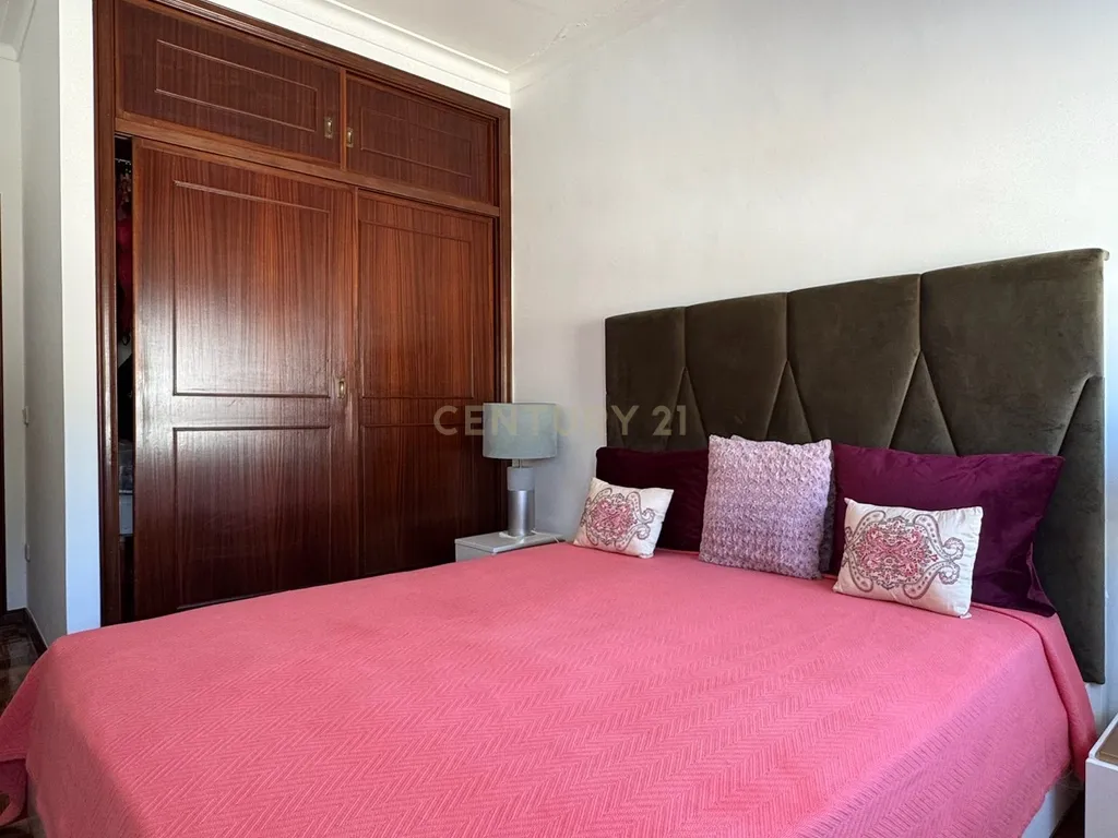 Apartamento T3 em Coimbra com Luz Natural e Acessibilidade - Image 5