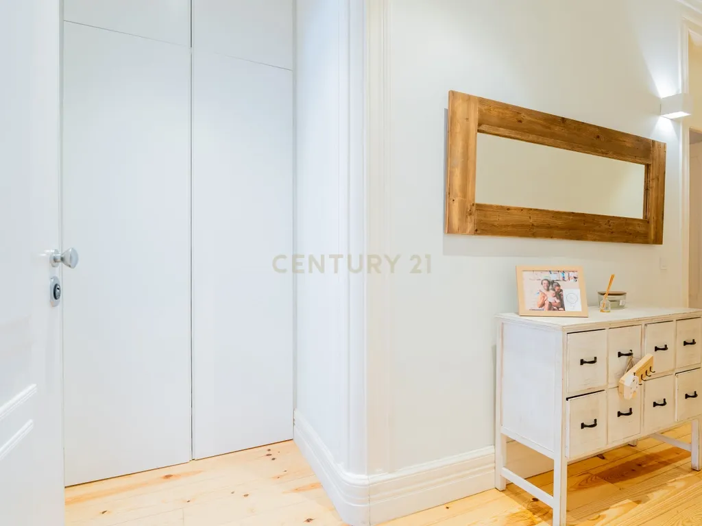 Apartamento T5 de Charme com Jardim Privativo nas Avenidas Novas | Avenida 5 de Outubro, Lisboa - Image 32