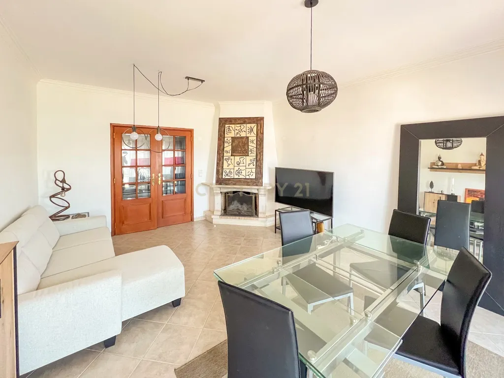 Apartamento T2 com Sótão e garagem - Torres Vedras - Image 3