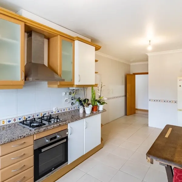 Apartamento T4 (duplex) -Marinha Grande - Image 2